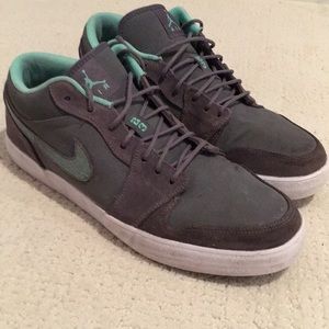 Air Jordan low top grey / teal